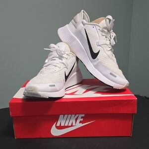 Men's Nike Reposto White and Black with Platinum Tint